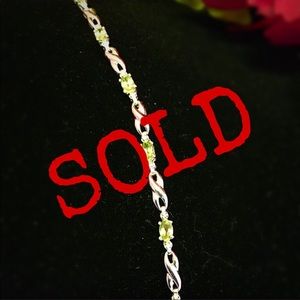 Hebei Peridot Bracelet (6.50 In). Natural Stone.